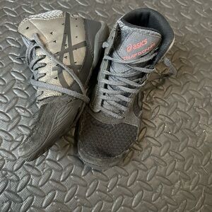 ASICS wrestling shoes youth